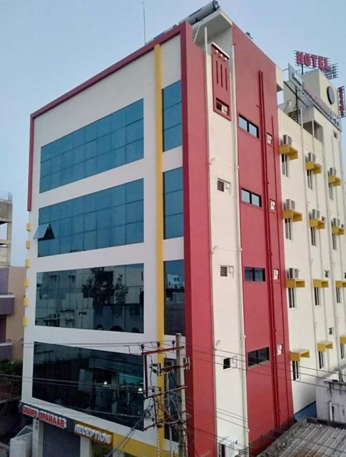 Hotel Mookambika Comforts تيروباتي المظهر الخارجي الصورة