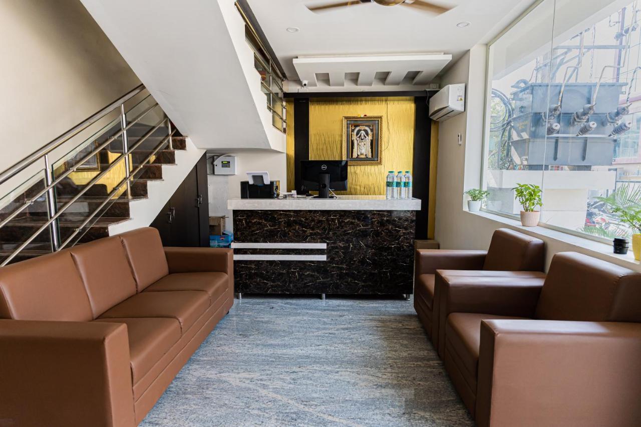 Hotel Mookambika Comforts تيروباتي المظهر الخارجي الصورة