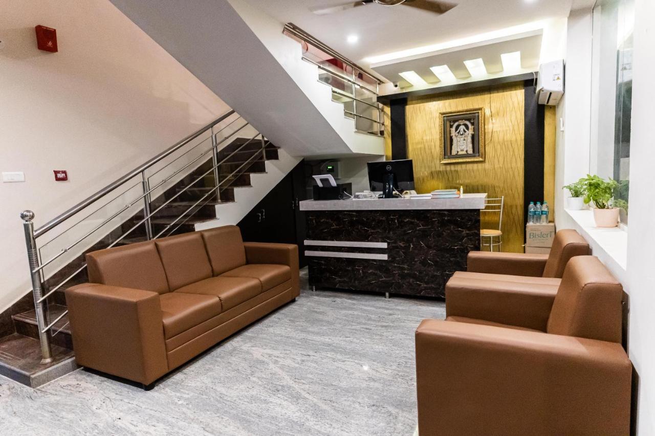 Hotel Mookambika Comforts تيروباتي المظهر الخارجي الصورة